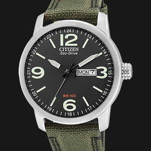 Citizen Heren analoog kwarts Eco-Drive horloge Aviator met nylon armband, zwart, Sport