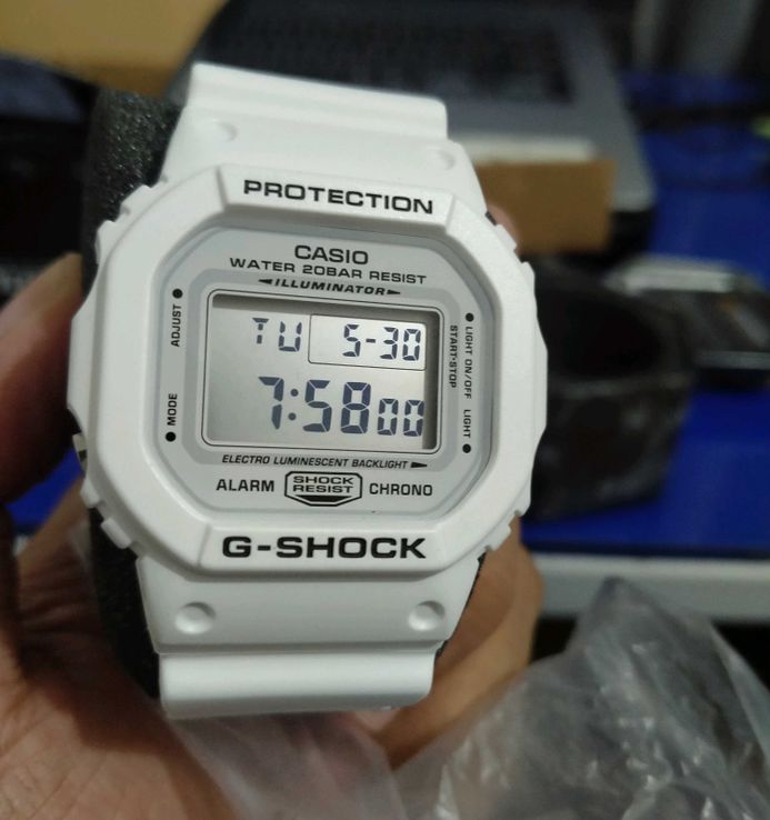 Casio G-Shock DW-5600MW-7 DW-5600MW-7DR Marine White Series
