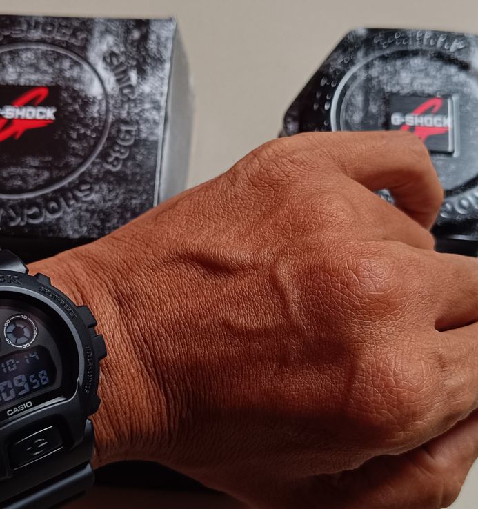 Casio dw 6900 bb online