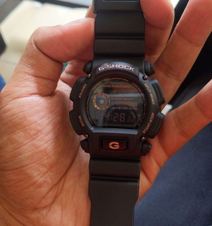 Casio G-Shock DW-9052GBX-1A4 DW-9052GBX-1A4DR Black & Rose