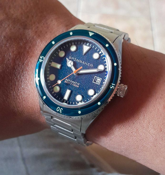 Spinnaker Cahill SP-5075-22 Mid Size Admiral Blue Dial