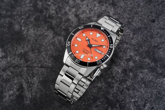 SEIKO セイコー アルバ AKA スクエア オレンジ文字盤 クォーツ 中古品