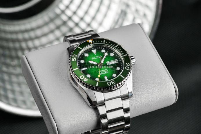 Alba Mechanical AL4437X1 Automatic Men Green Black Gradation Patterned Dial Stainless Steel Strap