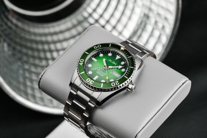 Alba Mechanical AL4437X1 Automatic Men Green Black Gradation Patterned Dial Stainless Steel Strap