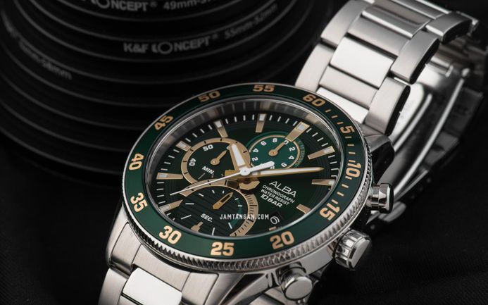 Alba Active AM3889X1 Chronograph Men Green Dial Stainless Steel Strap
