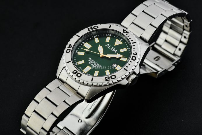Alba Active AS9Q41X1 Men Green Dial Stainless Steel Strap