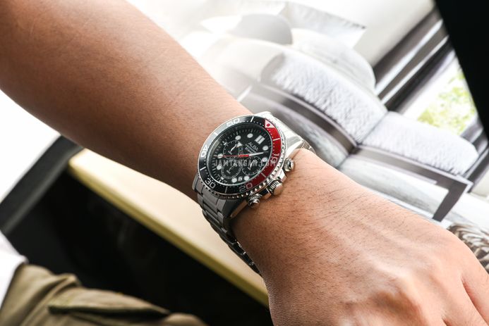 Alba Active AT3J37X1 Men Chronograph Black Dial Stainless Steel Strap