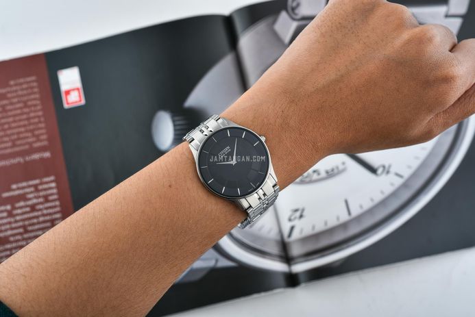 Casio General LTP-2023VM-1CDR Black Dial Mesh Band + Bangle