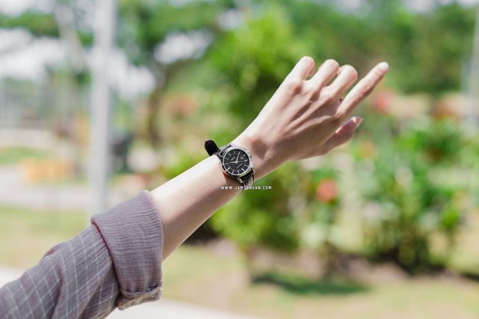 Casio LTP-V004L-1AUDF Ladies Black Dial Black Leather Band