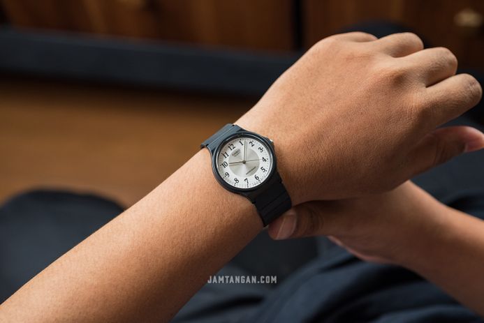 Casio General MQ-24-7B3LDF White Silver Dial Black Resin Band