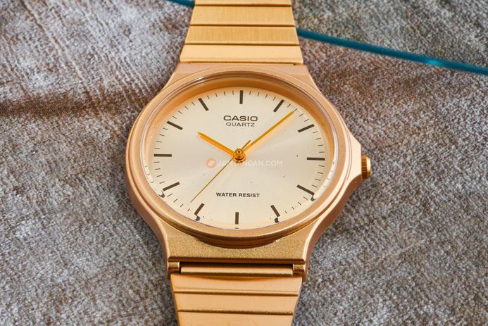 Orologio da donna/uomo - Serie: Collection - Casio Modello: MQ-24B-9B