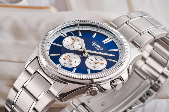 Orologio Casio MTP-1375PD-2A1VEF - Cinturino Acciaio, Quadrante Blu, Multifunzione Giorno/data, Resistente All'acqua 5 Bar