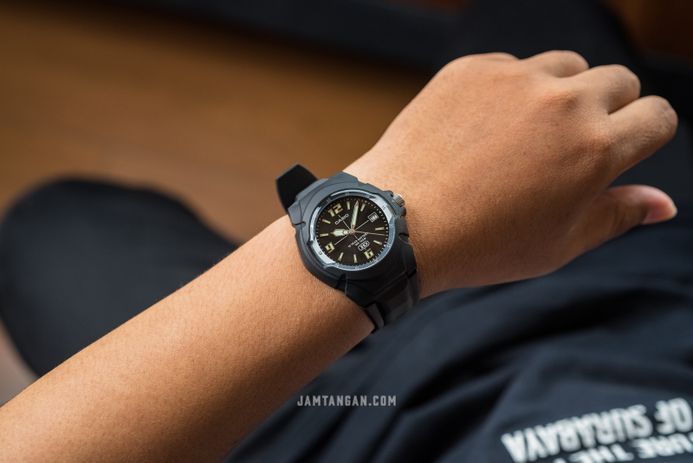 Casio mw 600 top