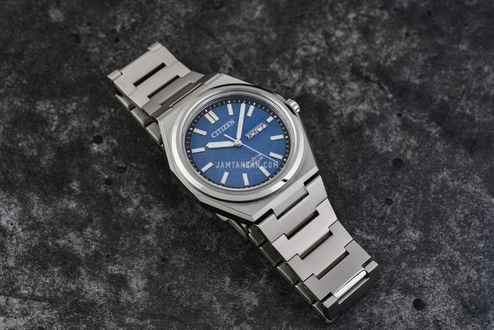Citizen AW0130-85Z Montre Homme Eco-Drive Super Titane 40mm 10ATM