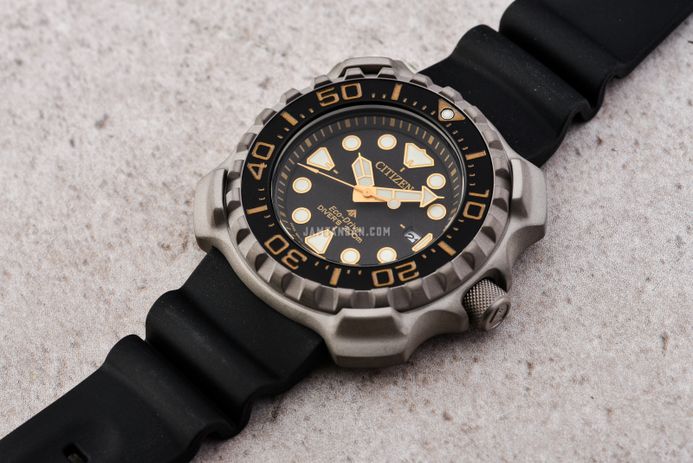 Orologio da uomo - Serie: Promaster - Citizen Modello: BN0220-16E - A