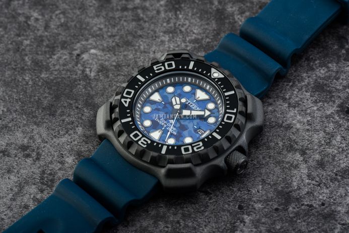 Citizen Promaster BN0227-09L Scuba Whale Shark Retrozilla Divers Blue Camo Dial Polyurethane Strap