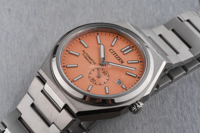 Citizen NJ0180-80A] 500ドル以下で買えるチタン製の一体型 
