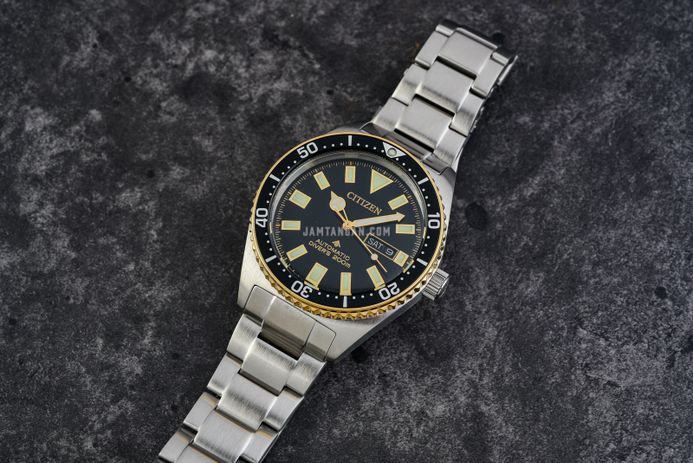 Citizen Promaster NY0125-83E Automatic Diver Black Dial Stainless Steel Strap