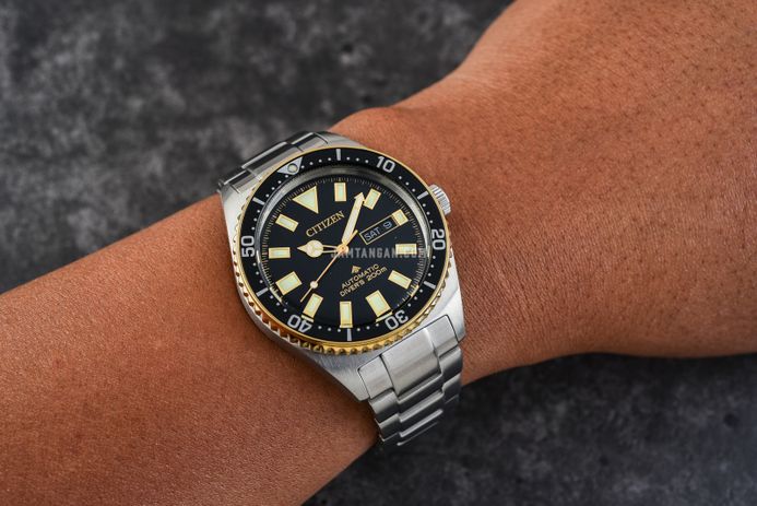 Citizen Promaster NY0125-83E Automatic Diver Black Dial Stainless Steel Strap