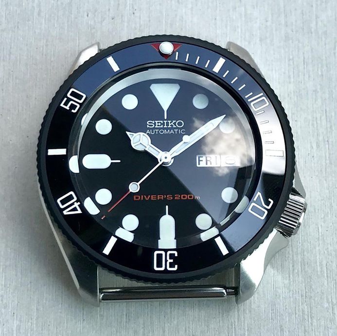 Skx007 mercedes hands top