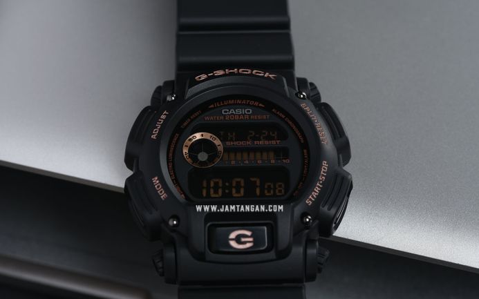 Casio G-Shock DW-9052GBX-1A4 DW-9052GBX-1A4DR Black & Rose