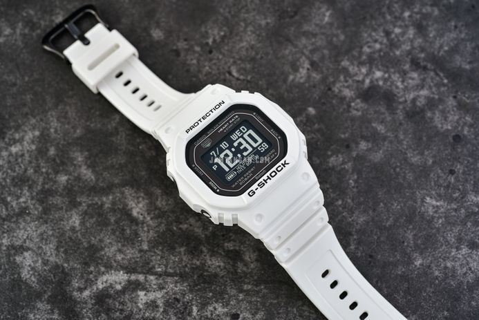 Casio G-Shock DW-H5600-7DR Smartwatch G-Squad Heart Monitor Digital Dial White Resin Band