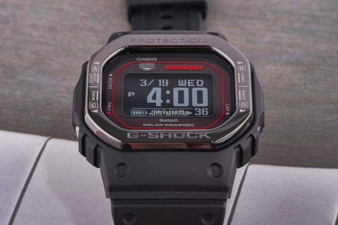 Casio G-Shock DW-H5600MB-1A4DR Smartwatch G-Squad Heart Monitor Digital Dial Black Resin Band