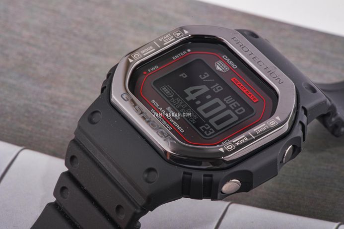 Casio G-Shock DW-H5600MB-1A4DR Smartwatch G-Squad Heart Monitor Digital Dial Black Resin Band