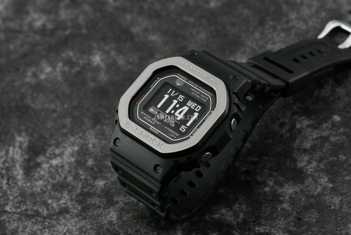Casio G-Shock DW-H5600MB-1DR Smartwatch G-Squad Heart Monitor Digital Dial Black Resin Band