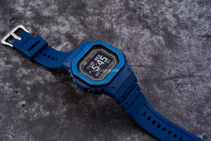Casio G-Shock DW-H5600MB-2DR Smartwatch G-Squad Heart Monitor Digital Dial Blue Resin Band