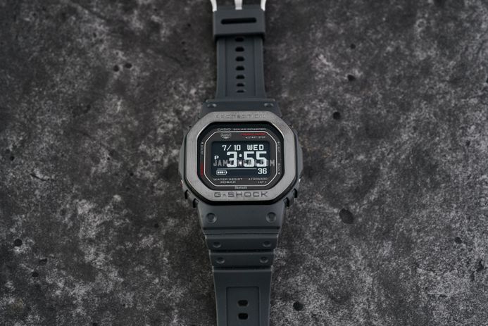 Casio G-Shock DW-H5600MB-8DR Smartwatch G-Squad Heart Monitor Digital Dial Dark Grey Resin Band