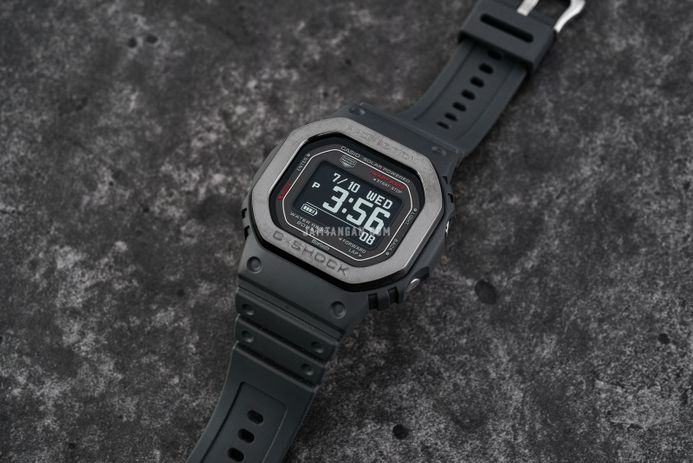 Casio G-Shock DW-H5600MB-8DR Smartwatch G-Squad Heart Monitor Digital Dial Dark Grey Resin Band