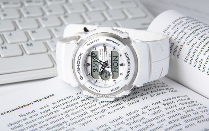 Casio G-Shock G-300LV-7A G-300LV-7AJF White Digital Analog Dial