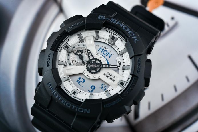 Casio G-Shock GA-110WD-1AJF Black And Briliant White Digital Analog Dial Black Resin Band (JDM)