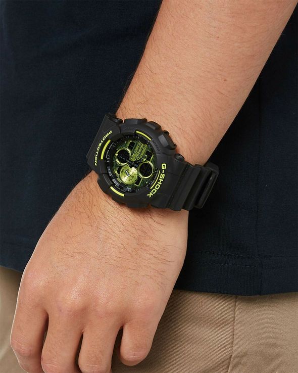 G-SHOCK 腕時計　GA-140DC-1A Black and Yellow Casio G-Shock GA-140DC-1ADR Resin Band Analog-Digital Watch