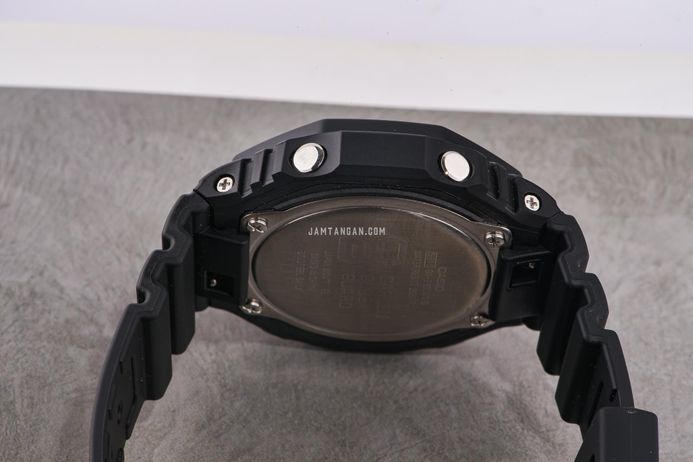 Casio G-Shock GA-2100WD-1ADR CasiOak Black And Briliant White Series White Dial Resin Band