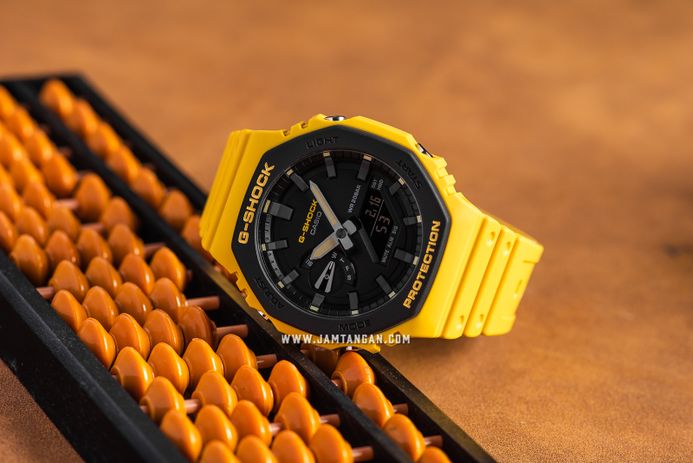 美品★G-SHOCK GA-2110SU-9A イエロー G-Shock (Yellow Casioak) GA-2110SU-9A - Watch Review - YouTube