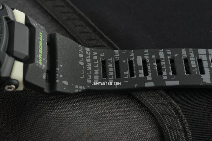 Casio G-Shock GBD-100LM-1DR G-Squad Midnight City Run Digital Dial Black Resin Band