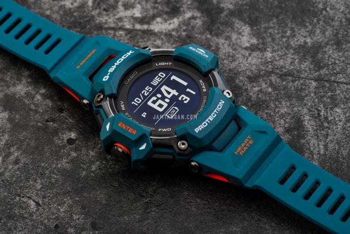 Casio G-Shock GBD-H2000-2DR G-Squad Tough Solar Black Digital Dial Blue Resin Band