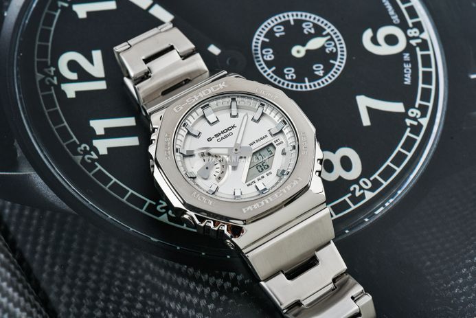 CASIO G-SHOCK GM-2110D-4AER - Mister Electronic