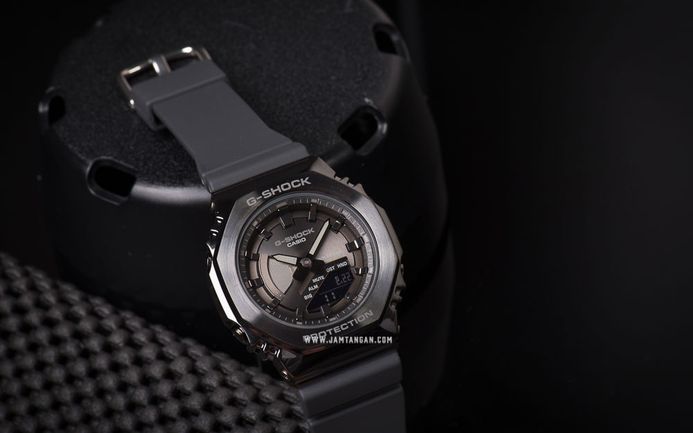 Casio G-Shock X ITZY Metal Covered GM-S2100B-8ADR CasiOak Digital Analog Dial Dark Grey Resin Band