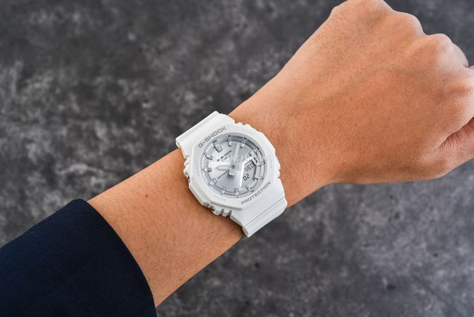 Casio G-Shock GMA-P2100VA-7ADR CasiOak Beach Resort Series White Shimmery  Dial White Resin Band