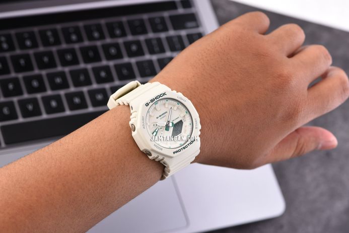 Casio G-Shock GMA-S2100GA-7ADR CasiOak Green Accent Series Digital Analog Dial White Resin Band
