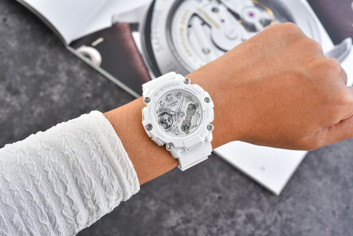 Casio G-Shock GMA-S2200M-7A GMA-S2200M-7ADR White Digital