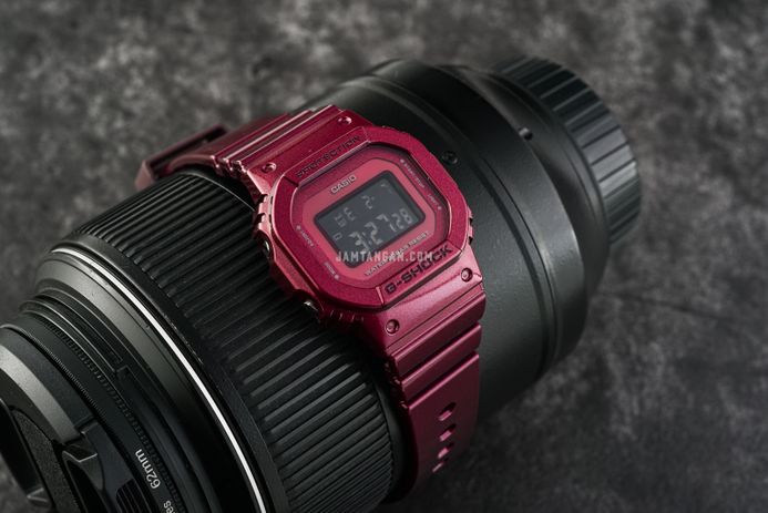 Casio G-Shock GMD-S5600RB-4DR Red And Black Collection Digital Dial Magenta Resin Band