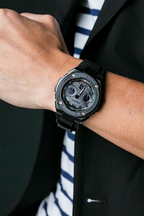 G-SHOCK : GST-W300G-1A1JF 時計