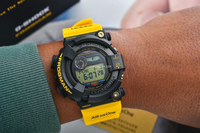 Casio G-Shock Frogman X I.C.E.R.C GW-8200K-9 GW-8200K-9JR