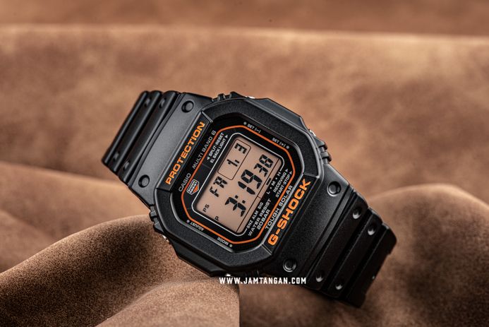 Casio G-Shock GW-M5610R-1 GW-M5610R-1JF Multi Band Water