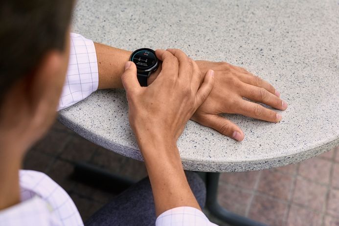 Garmin Venu 010-03013-42 Advanced GPS Smartwatch Digital Dial