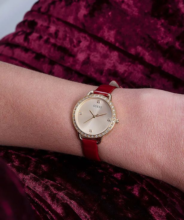 Guess Bellini GW0437L1 Champagne Dial Red Leather Strap